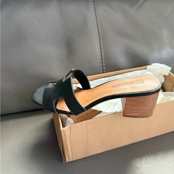 Steve Madden Black Block Heel Slide Sandals. Size 8 - Picture 4 of 7